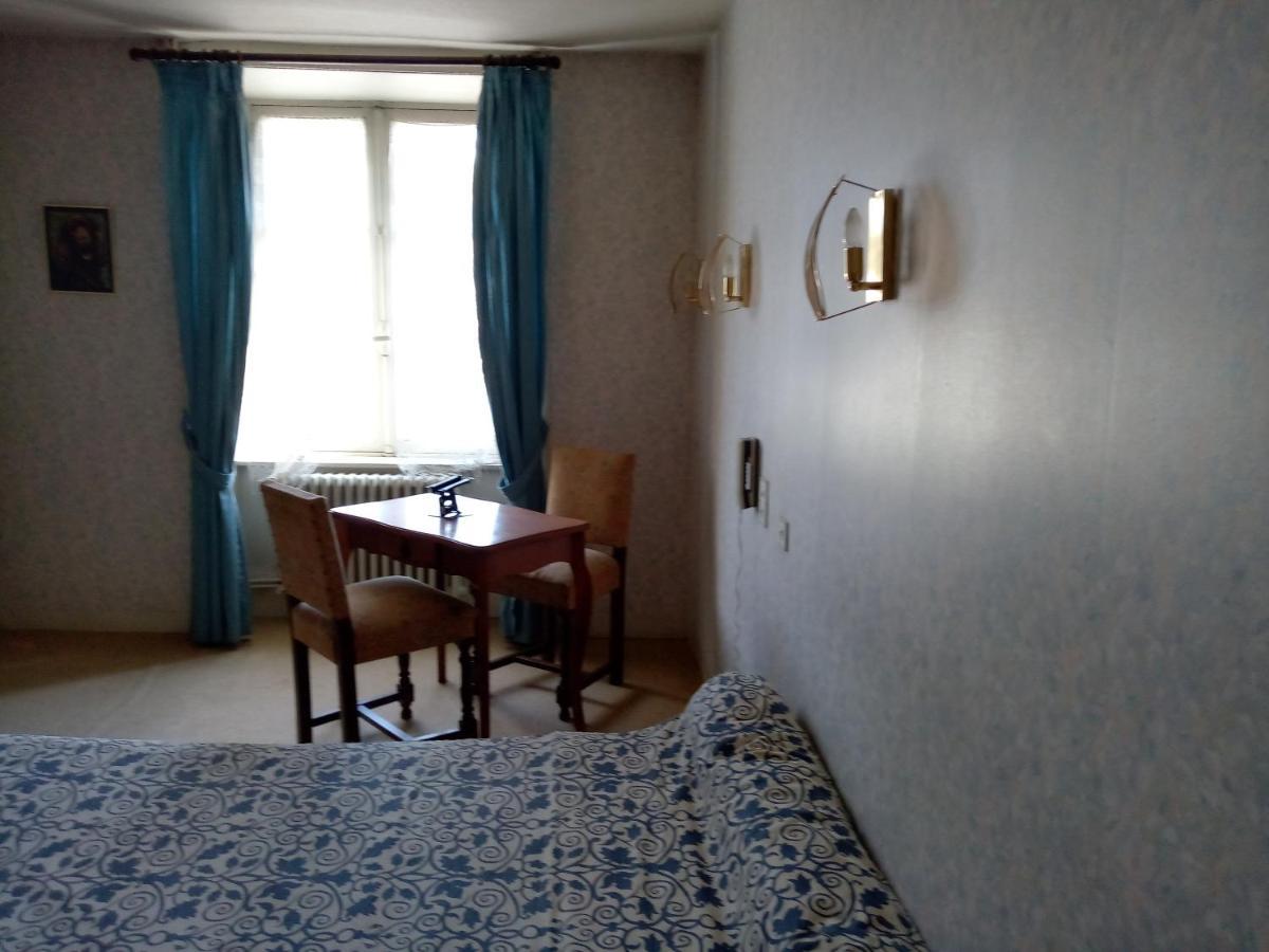 Chambres D'Hotes Des Voyageurs Magnac-Bourg Luaran gambar